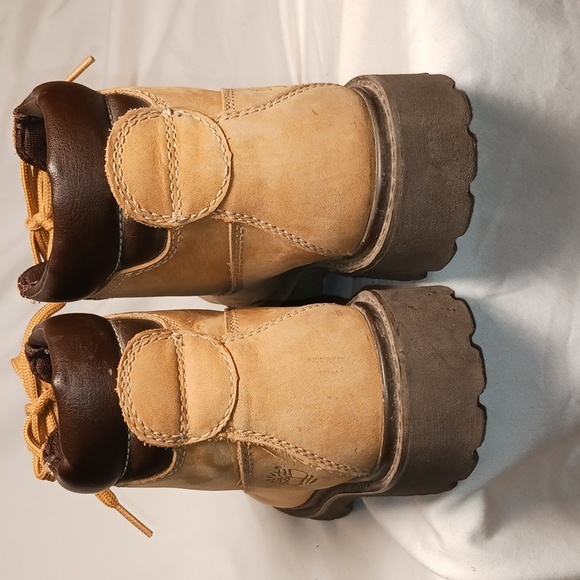 Timberland 6" Nubuck Leather Boots - Picture 4 of 7